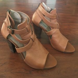 Steve Madden Camel Platform Sandals