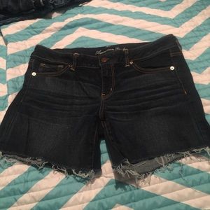 Dark wash AE stretch shorts