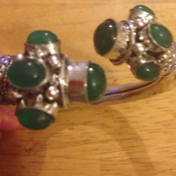 Green onyx cuff - Picture 2 of 4