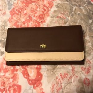Women's wallet with multiple card slots