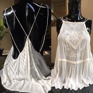 Spaghetti strap crop shirt