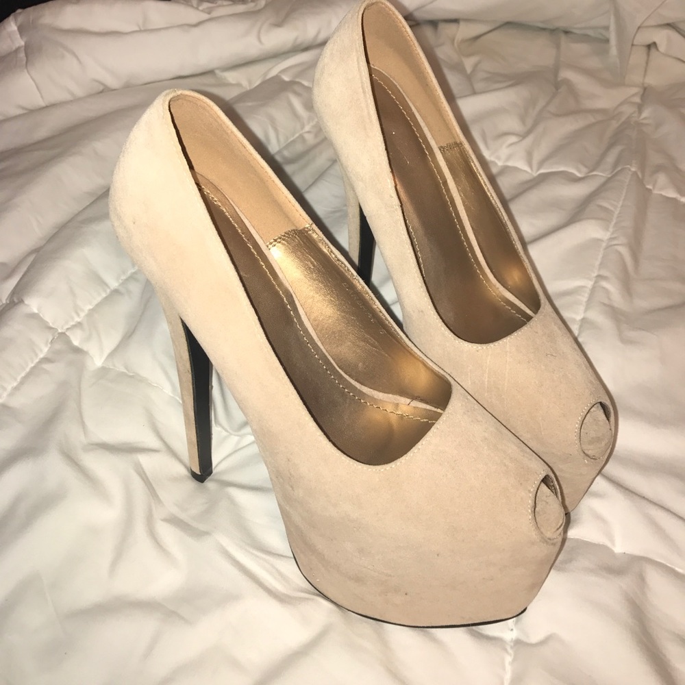 Extremely high heels