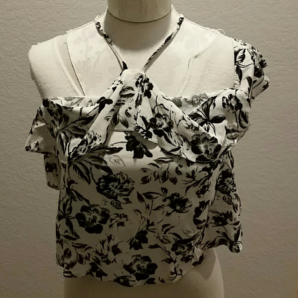 3/$10 Ruffle Floral Top - Picture 3 of 4