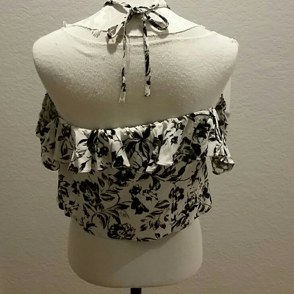 3/$10 Ruffle Floral Top - Picture 4 of 4