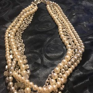 Pearl/ Gem Costume Necklace