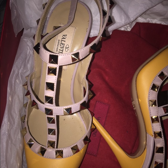 Valentino yellow heels - Picture 2 of 7