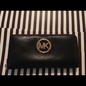 Michael Kors Continental Wallet