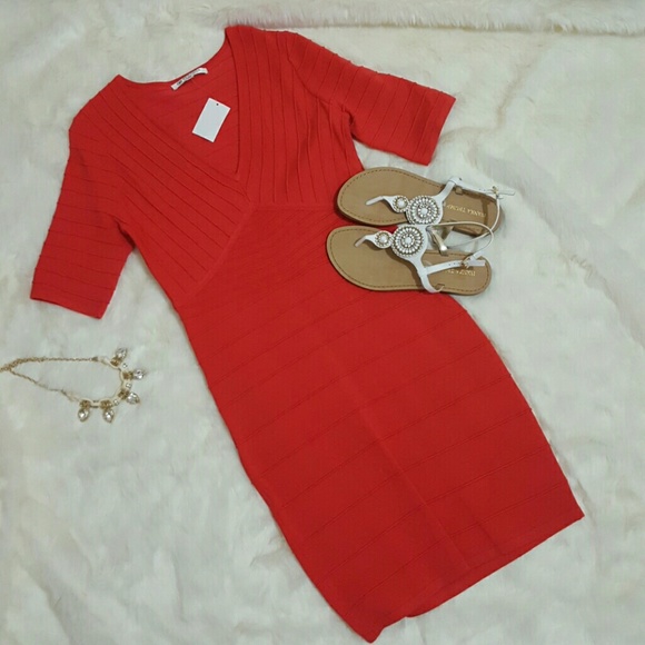 Coral knit dress - Picture 2 of 3