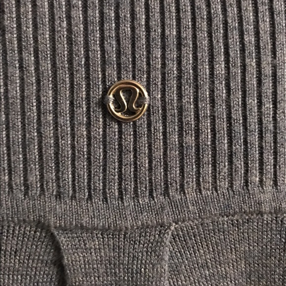 Lululemon Zen Wrap - Picture 5 of 8