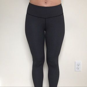 Lululemon Wonder Under pants - size 4