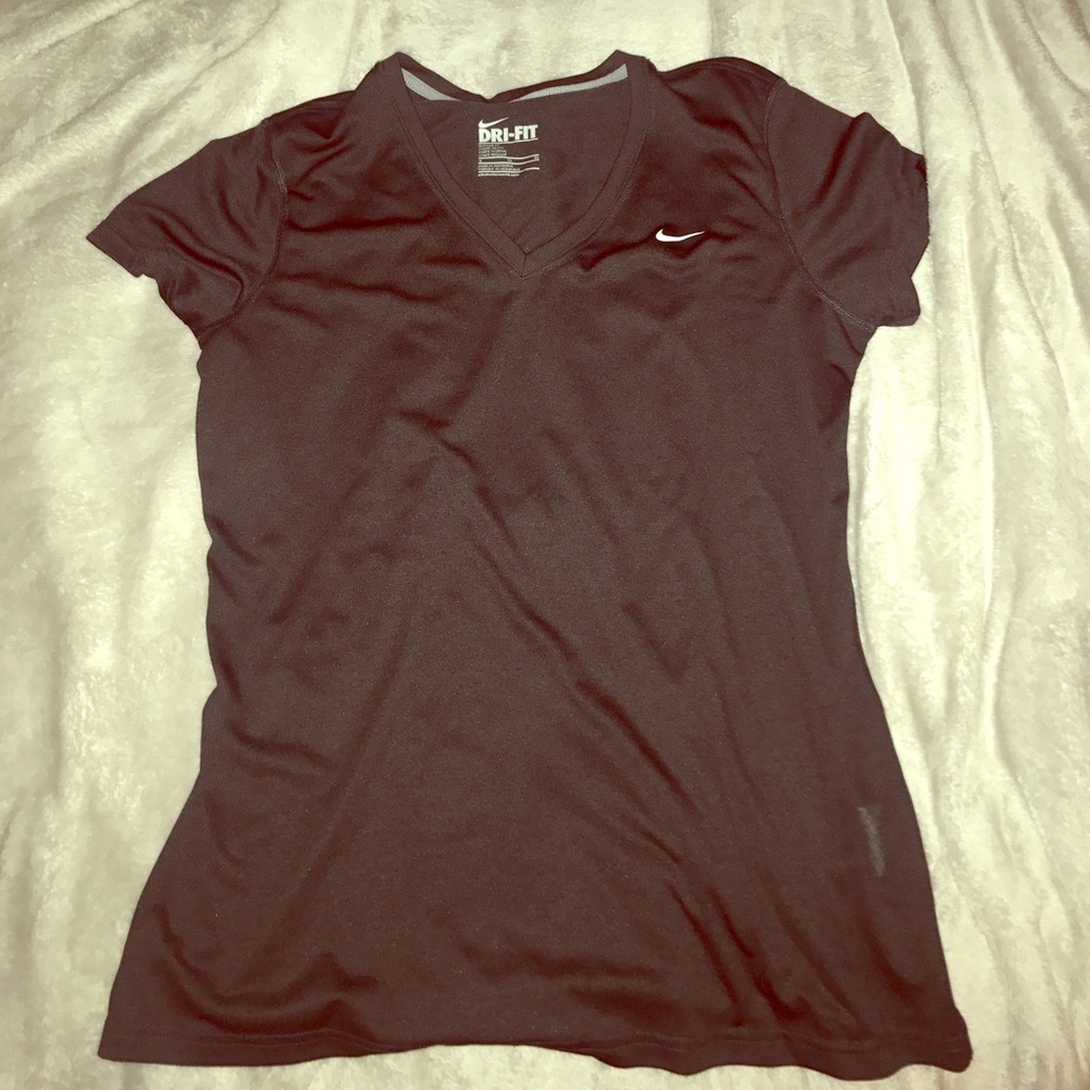 NWOT NIKE DRIFIT TEE