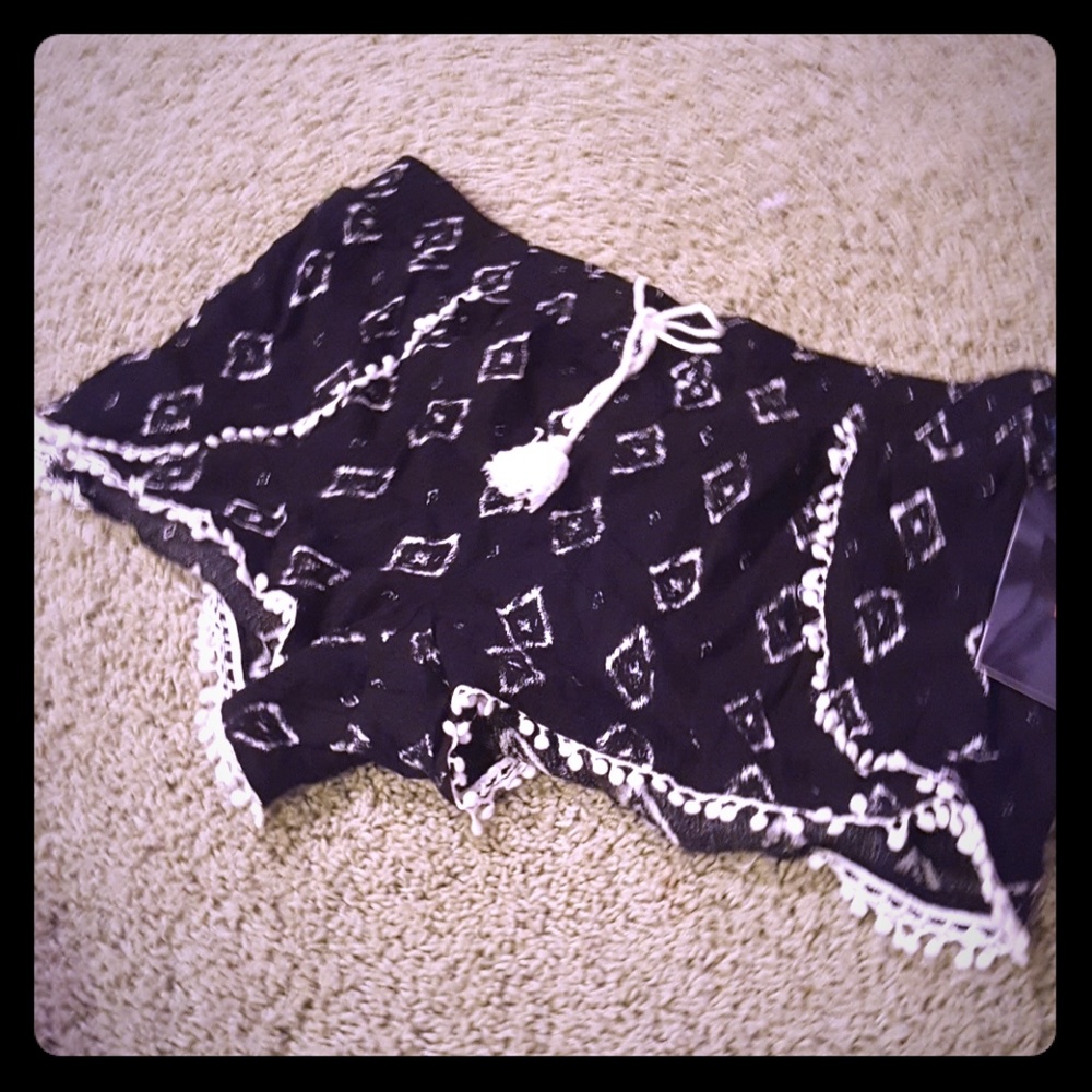 Pom Pom Shorts BNWT
