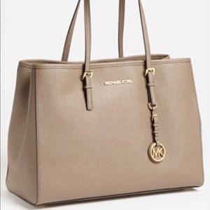 Michael Kors Jet Set Large travel tote