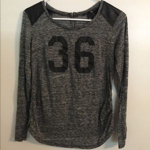 H&M Mama Gray Tshirt