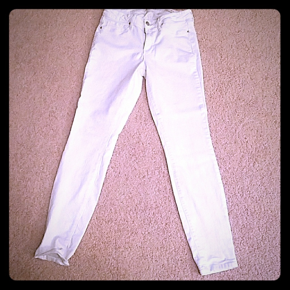 White skinny Jeans