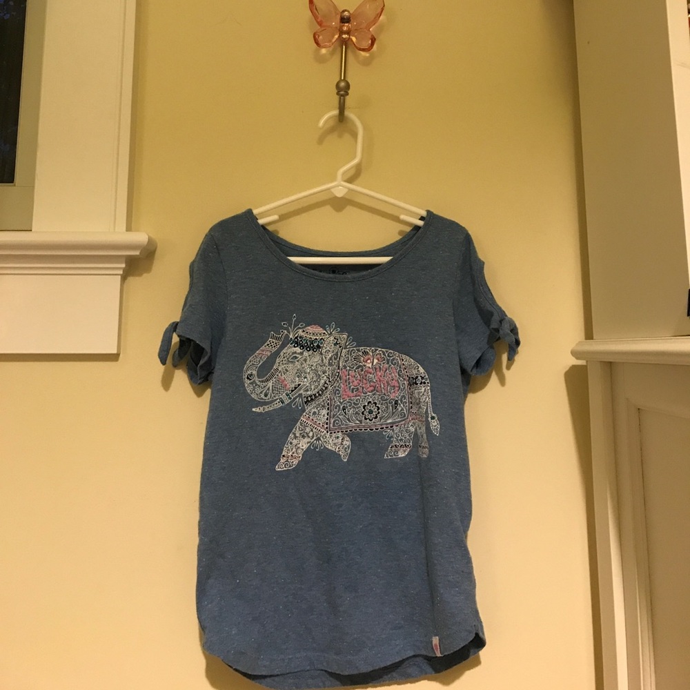 Adorable light blue girls tee with elephant☺️🐘