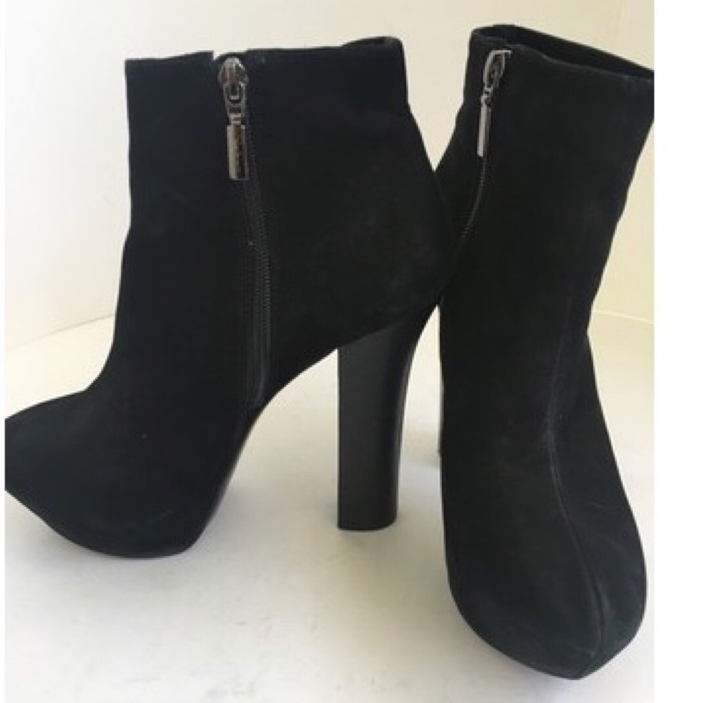 Report Signature Black Suede Ankle Boot