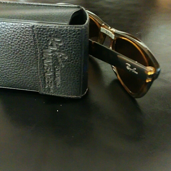 Ray bans folding wayfarer sunglasses - Picture 4 of 4