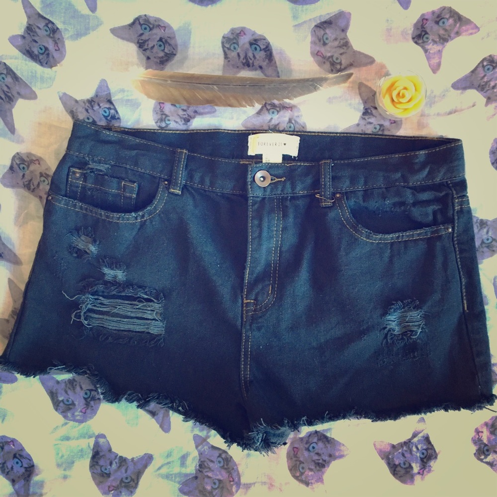 ☀️F21☀️ Distressed Shorts