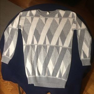 Grey and White tunic sweater geometric pattern F21