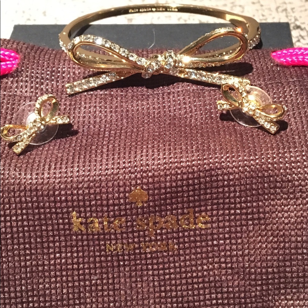 Bracelet and earrings
