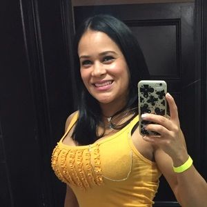 Meet your Posher, Dayana