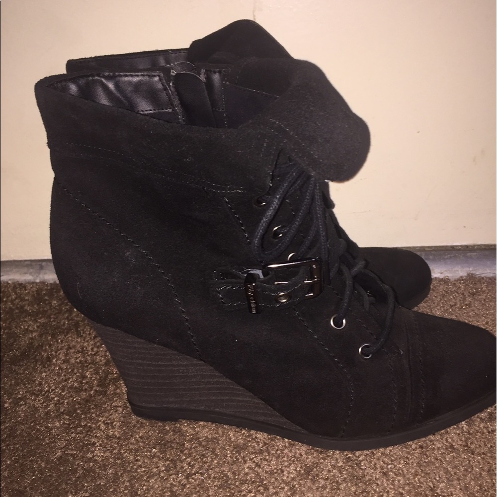 Black ankle bootie