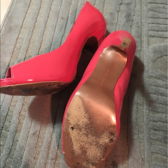 BCBG hot pink open toe pump - Picture 2 of 3