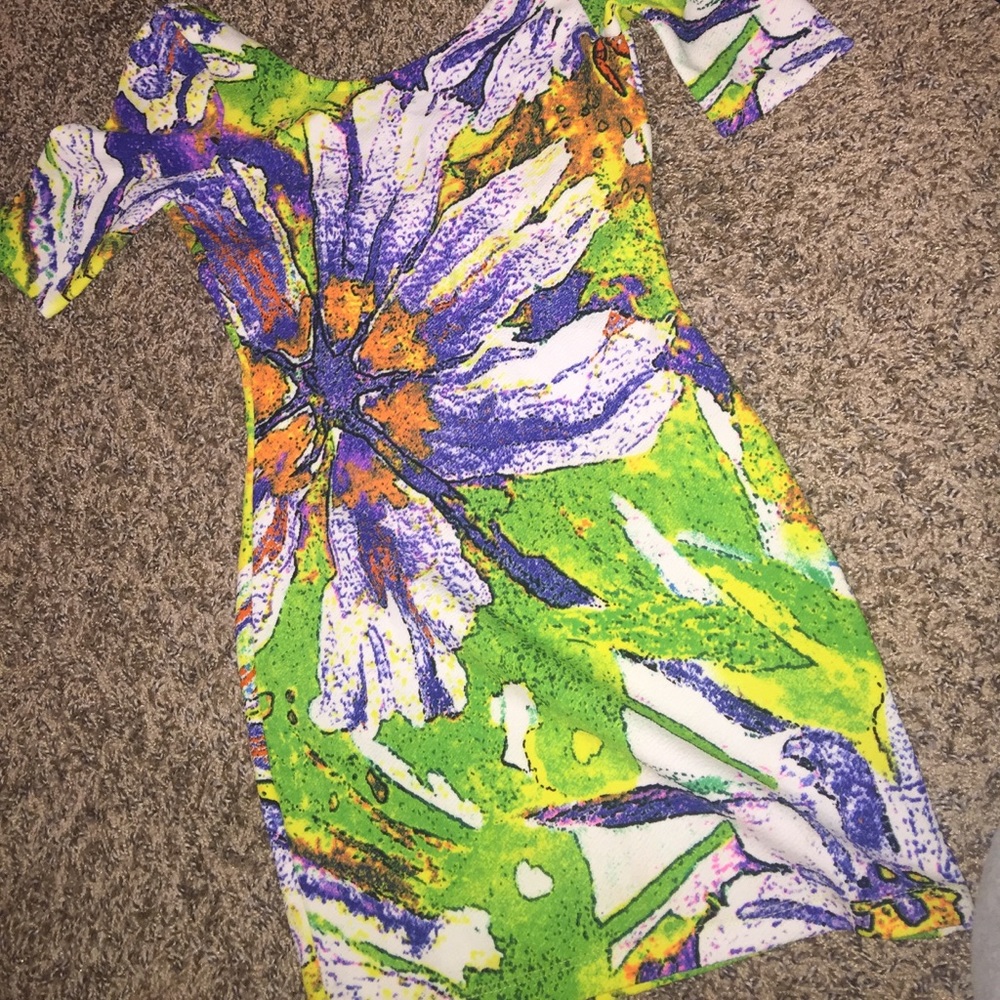 Really Cute Colorful Mini Dress Size: SMALL