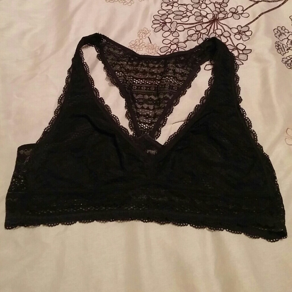 Black VS lace bralette. Large