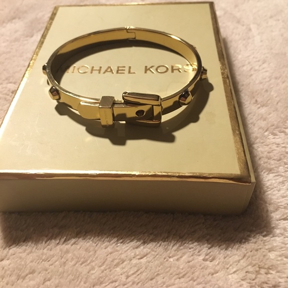Authentic MK Michael Kors gold tone bracelet - Picture 1 of 5