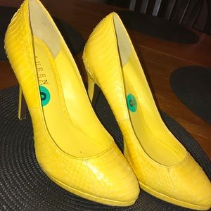 Ralph Lauren yellow snakeskin heels size 8