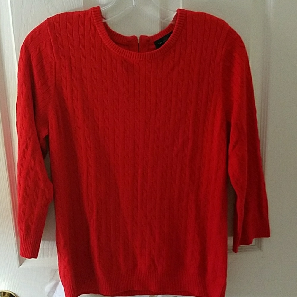 The Limited knit red 3/4 sleeve top.