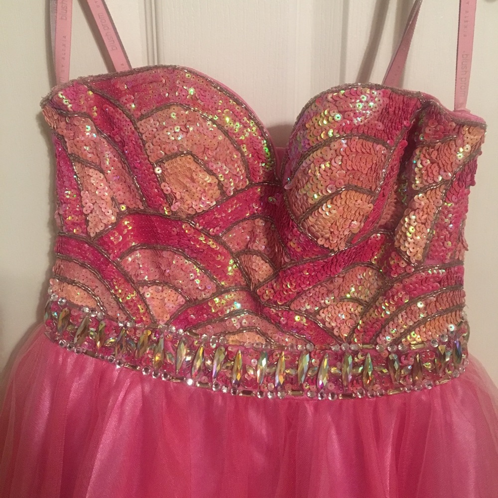 Dress - Picture 2 of 3