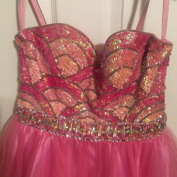 Dress - Picture 2 of 3