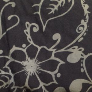 Lularoe TC leggings NWOT navy & light blue floral