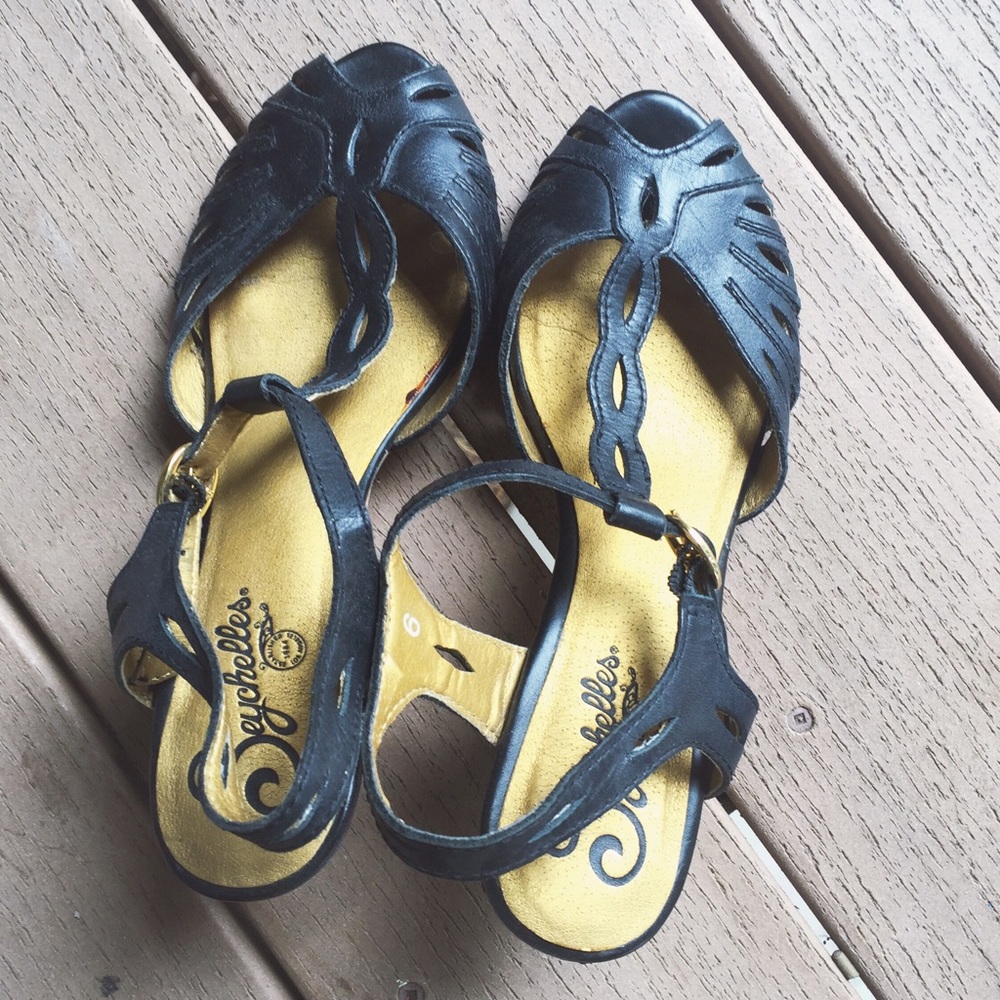 DONATING SOON Seychelles retro t strap heels