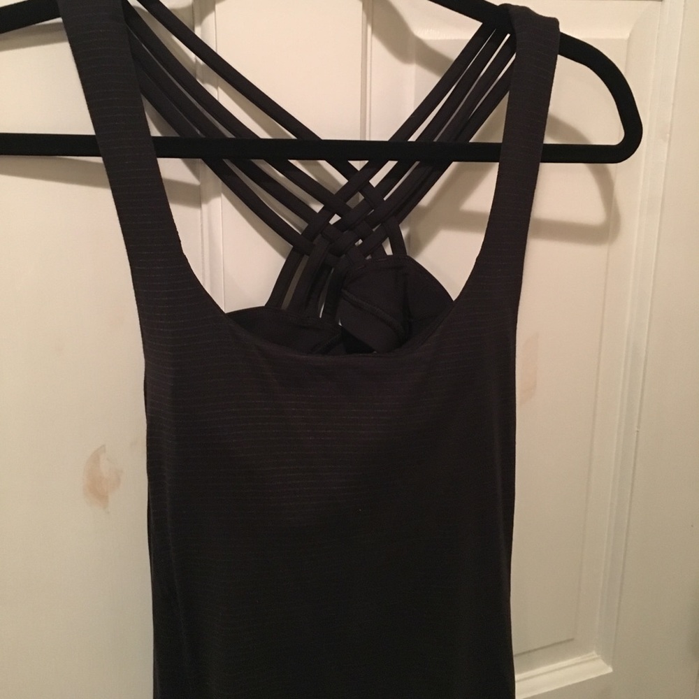 Lululemon Tank size 6 with built in bra