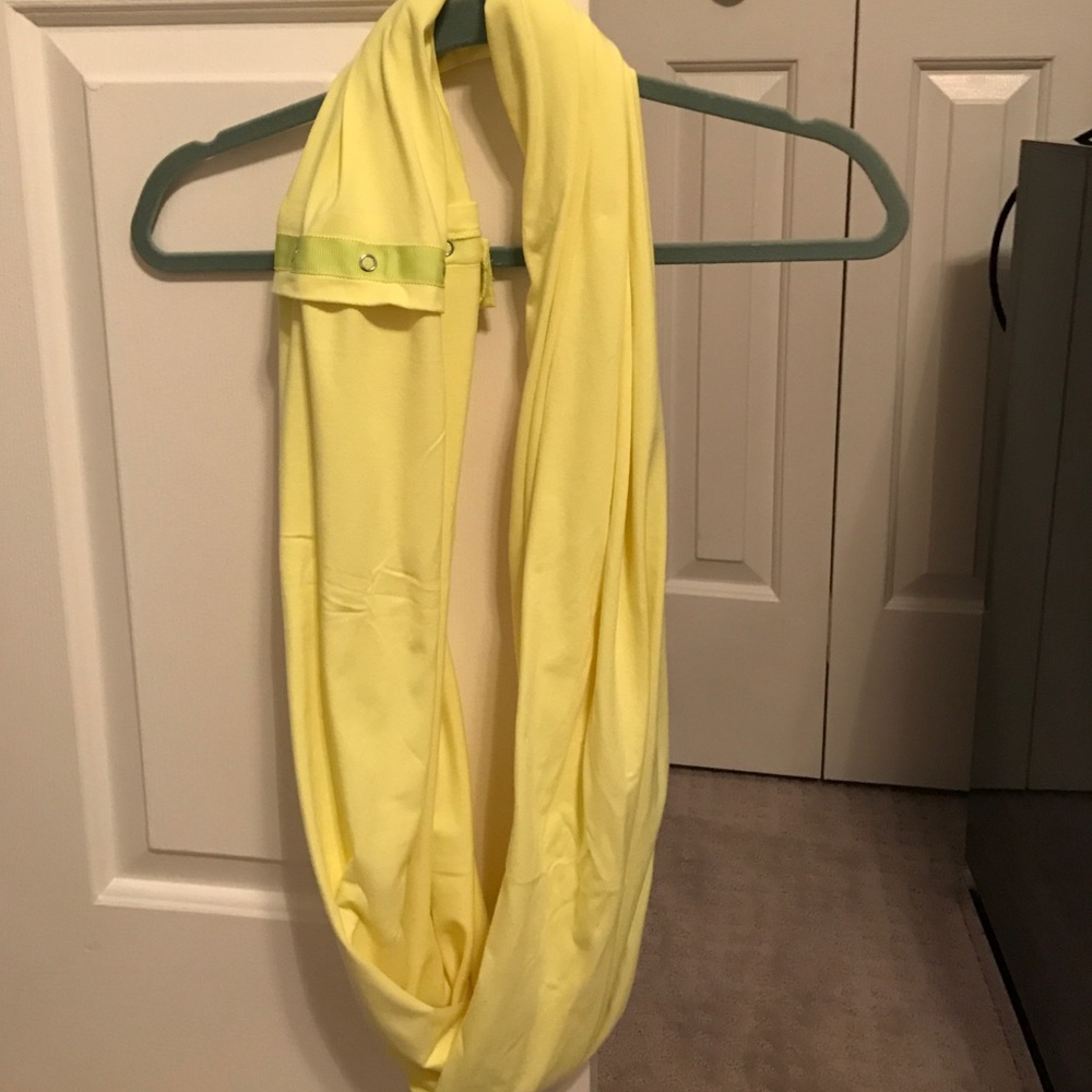 Lululemon vinyasa scarf In yellow
