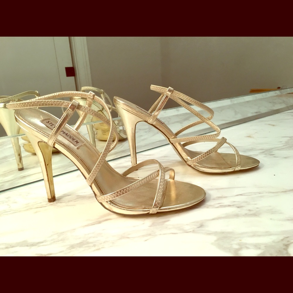 Sexy Strappy gold heels!