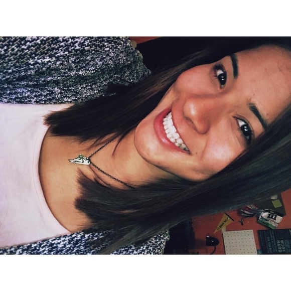 Meet your Posher, Adriana - Picture 1 of 1