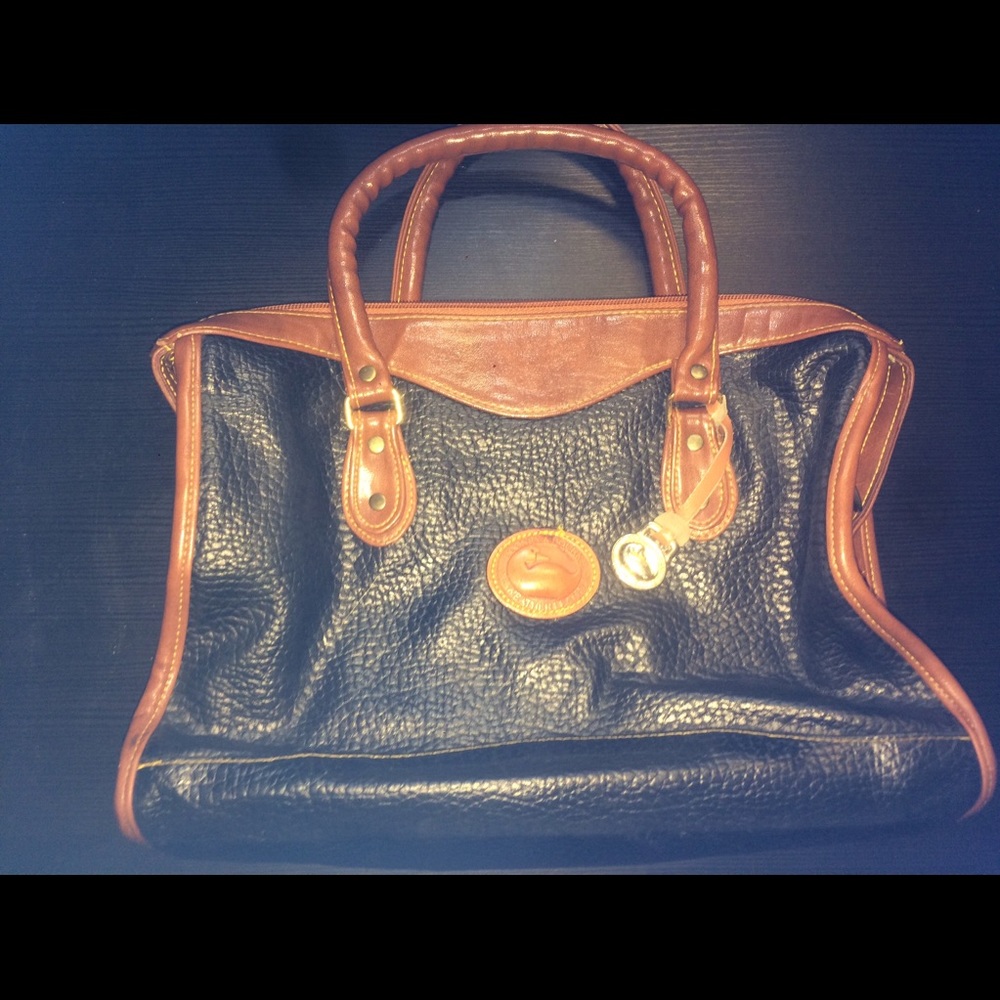 Dooney and Bourke Classic mid size bag