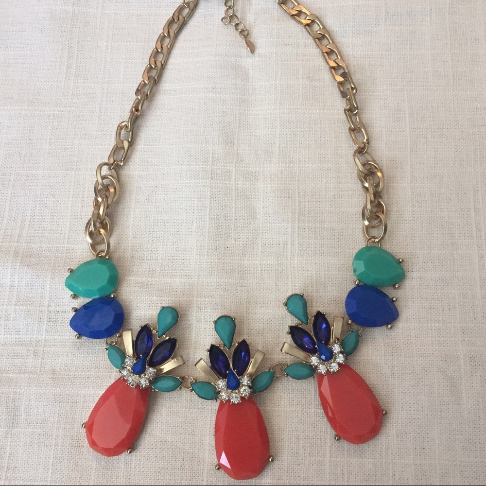 Statement necklace