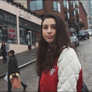 Meet your Posher, Gloria