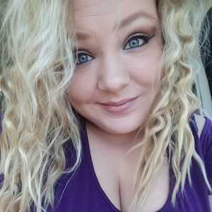 Meet your Posher, Desirae