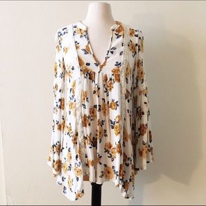 Forever21 Floral Bell Sleeve Shift Dress