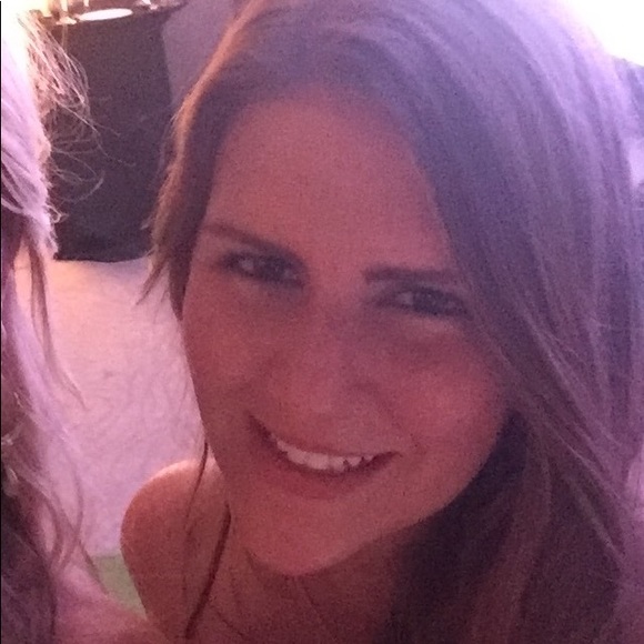 Meet your Posher, Michelle - Picture 2 of 2