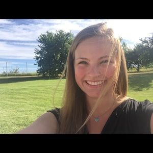 Meet your Posher, Holly