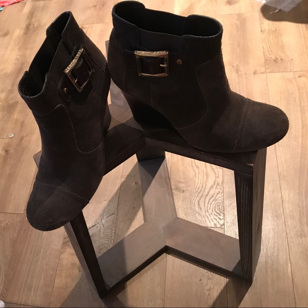 Tory Burch Adrienne suede wedge booties 👠 🔥