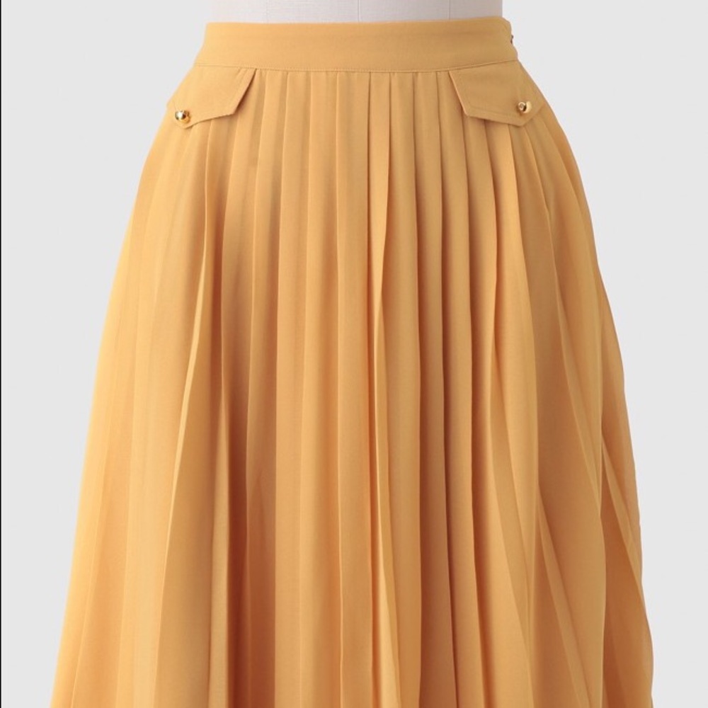 Dear Creatures Pleated Skirt in Mustard